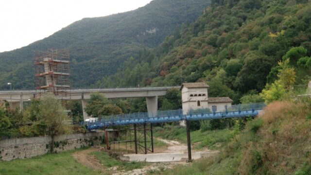 Ponte pedonale sul Tessino