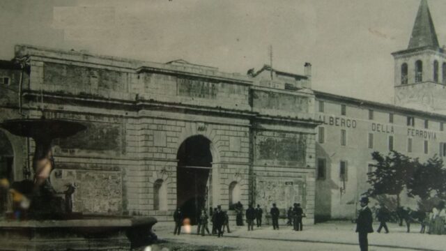 Porta Leonina (di S. Gregorio)