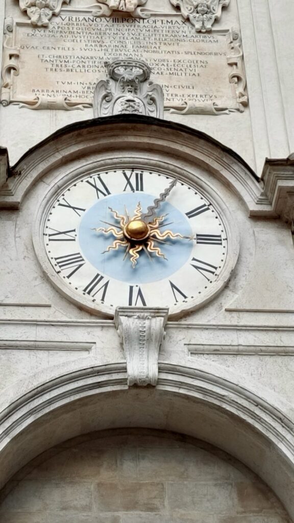 Orologio della fontana di Piazza del Mercato