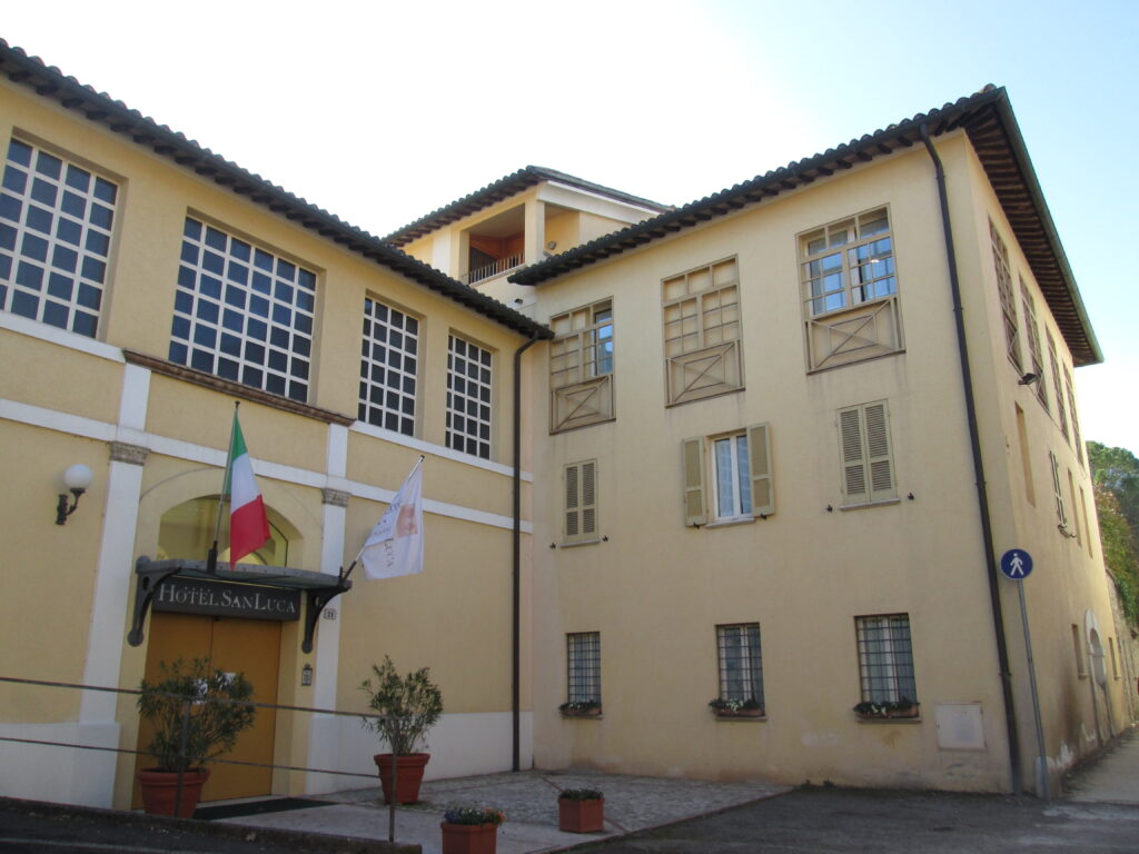 Palazzo Via Fonte Pescaia 2
