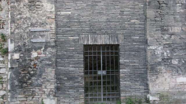 Porta del giardino di palazzo Bachettoni