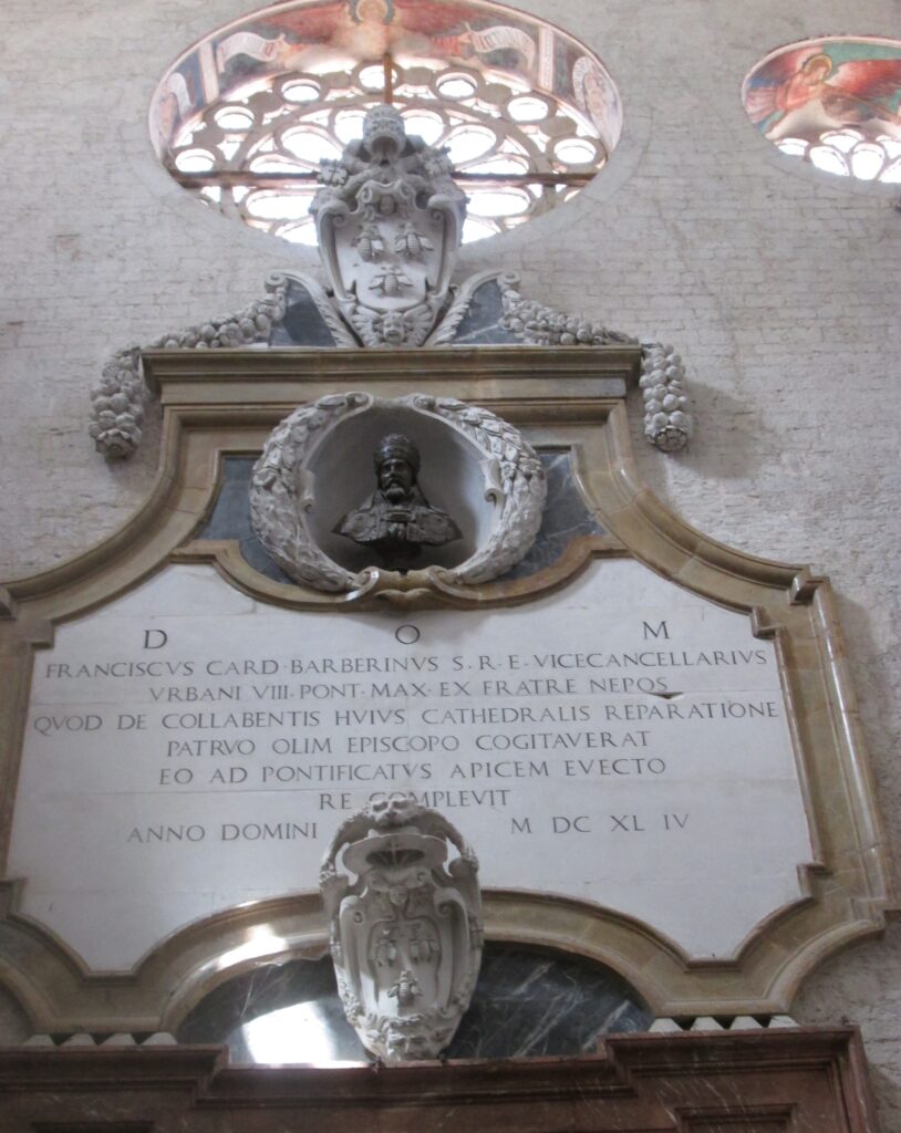 controfacciata con monumento Barberini