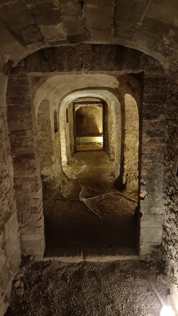 cunicoli medioevali sotto Palazzo Dragoni 2