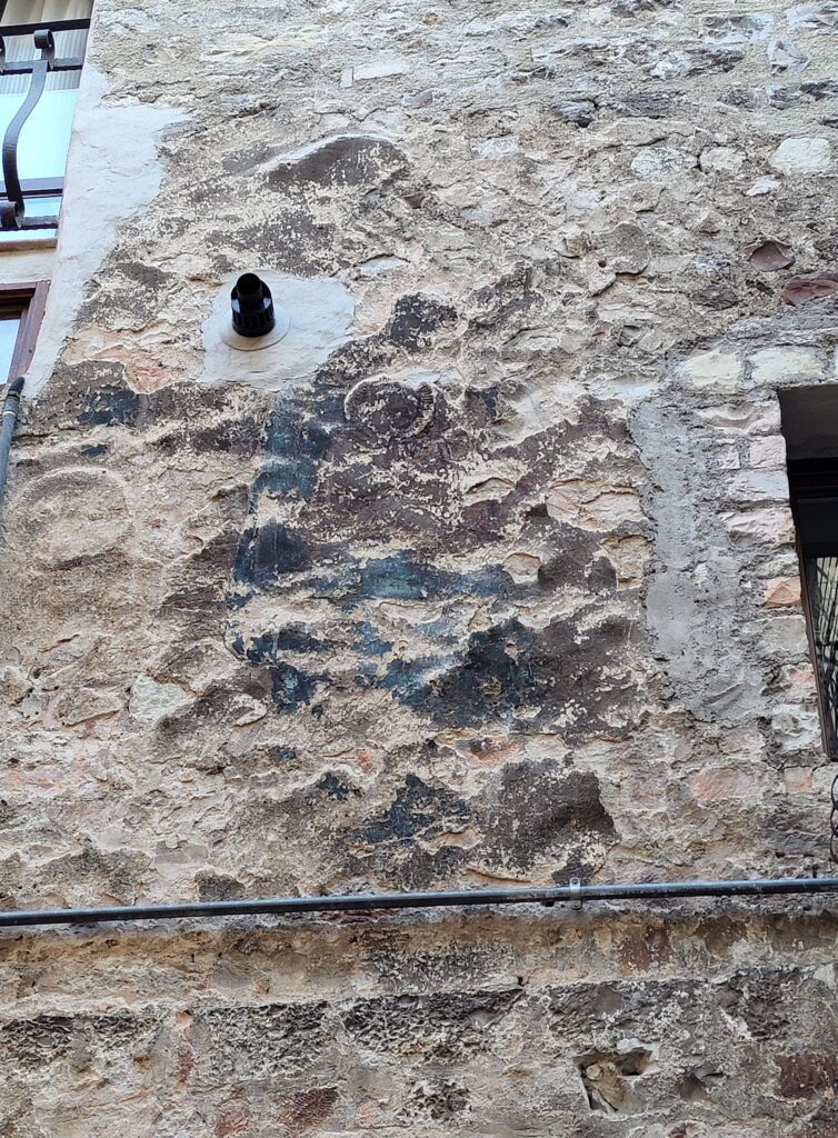 resto della facciata affrescata di San Martino