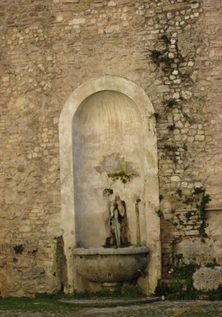 Fontana Palazzo Rosari Spada