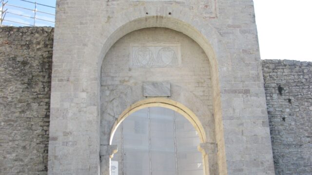 Seconda porta della Rocca
