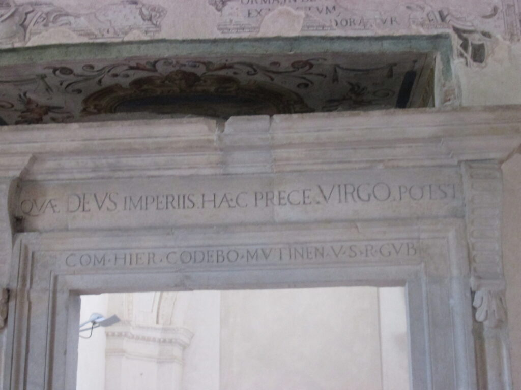 Iscrizione sulla porta della Cappella Borgia