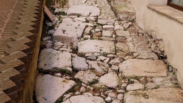 Strada romana a Porta Fuga