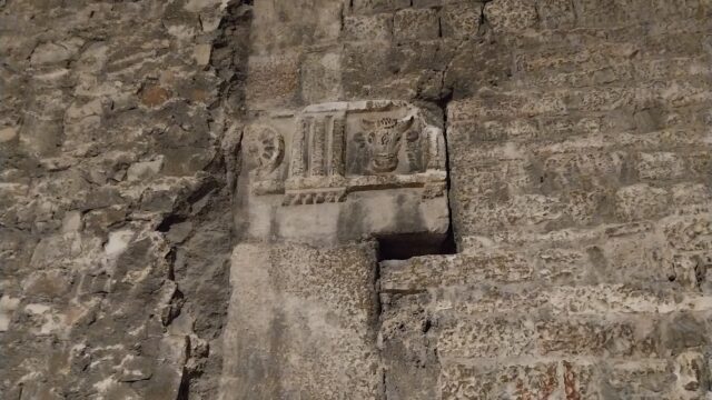 bucranio a vicolo san Giovanni e Paolo