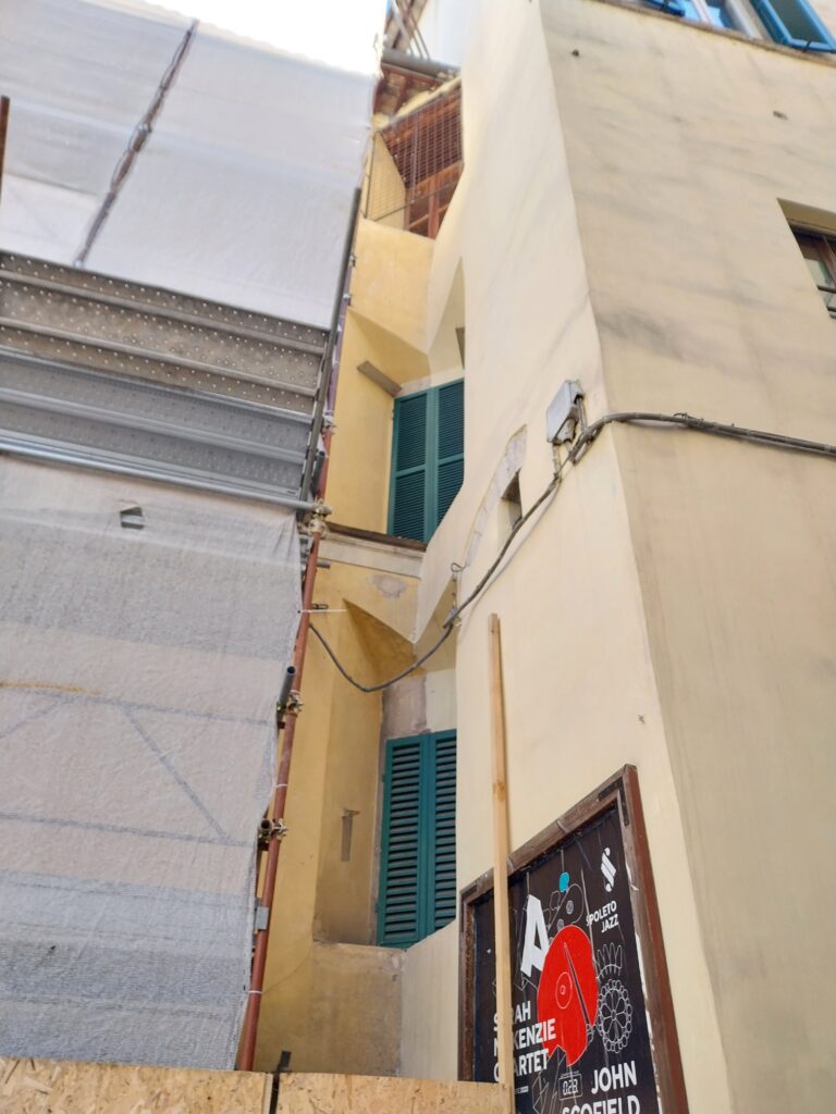 finestre a sguinciu via Brignone