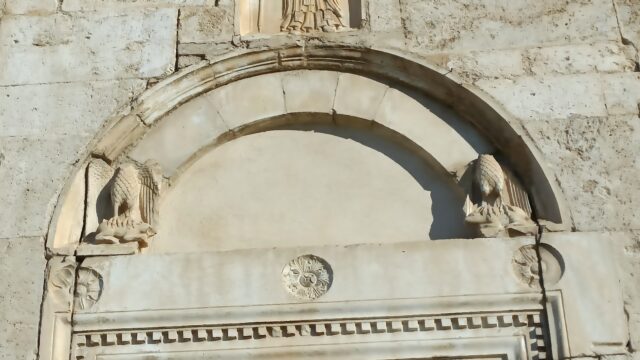 Aquile del portale di destra di San Pietro