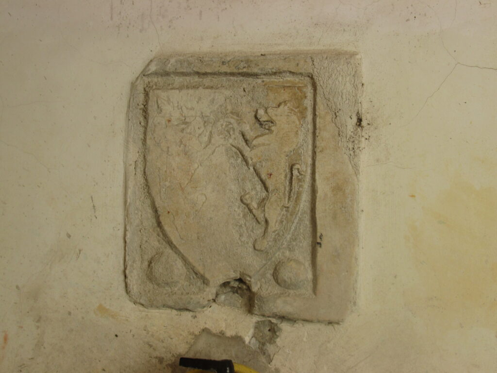 stemma sulla fontanella di San Pietro