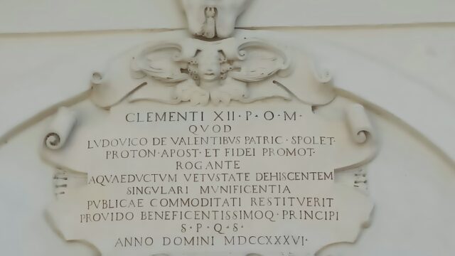 Lapide a Clemente XII