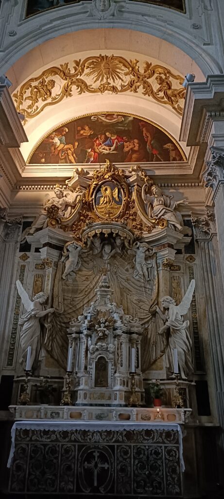 Tabernacolo e altare della Cappella del SS sacramento