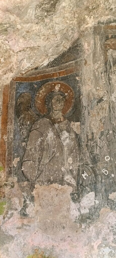 Affresco nella grotta di San Leonardo 2