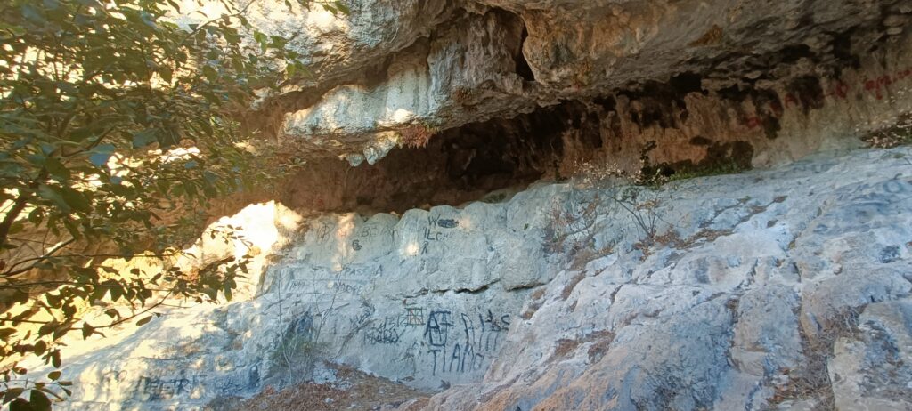 Grotta di San Leonardo