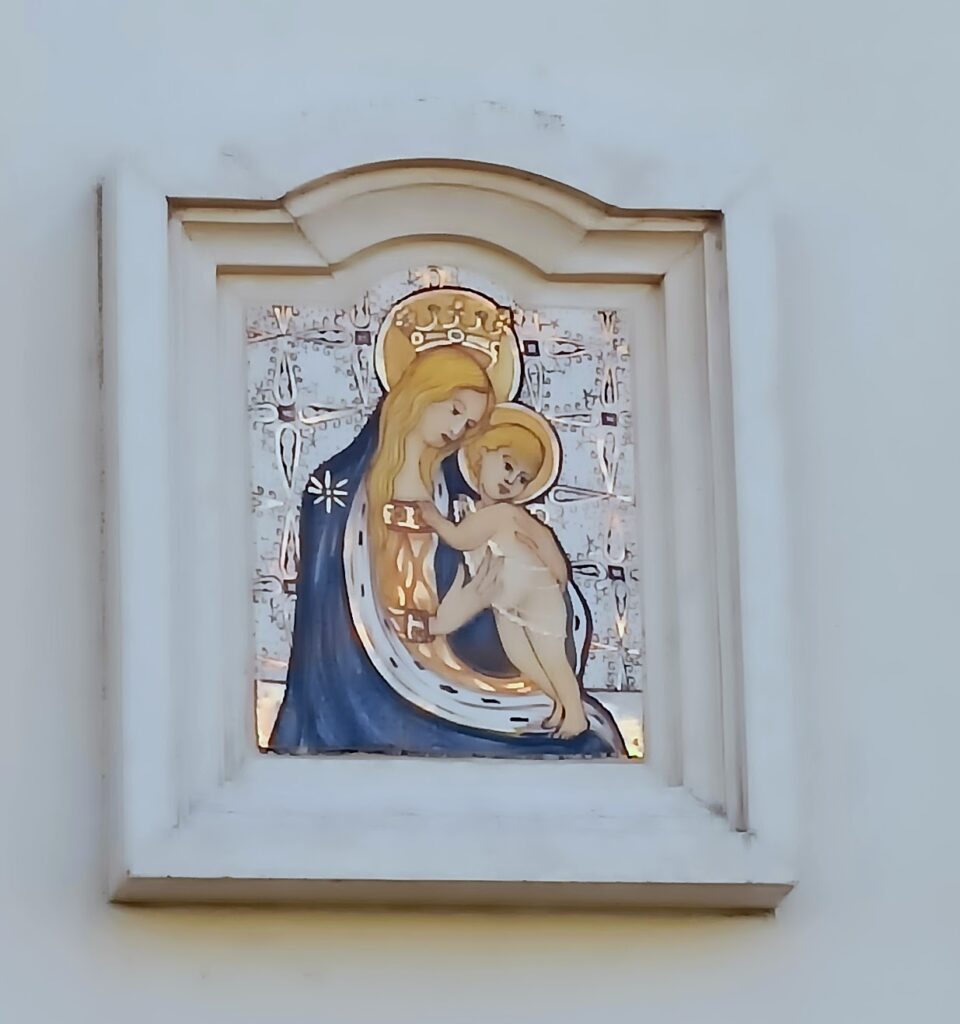 Madonna con bambino a Via Roncetti