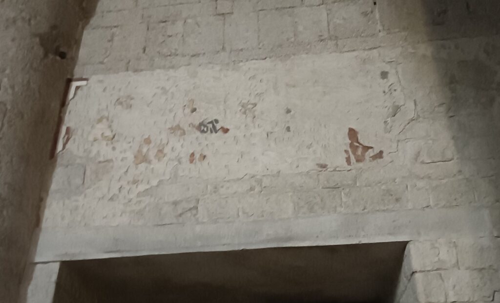 affresco illeggibile in controfacciata a San Gregorio