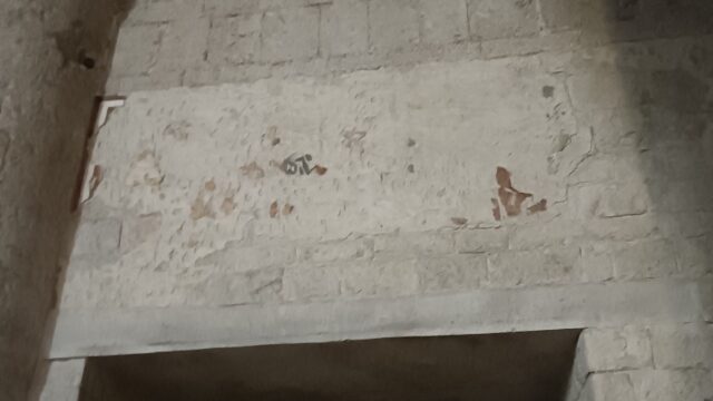 affresco illeggibile in controfacciata a San Gregorio