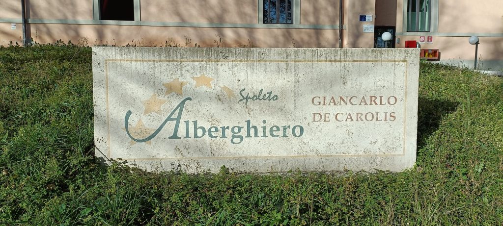 Lapide Alberghiero De Carolis