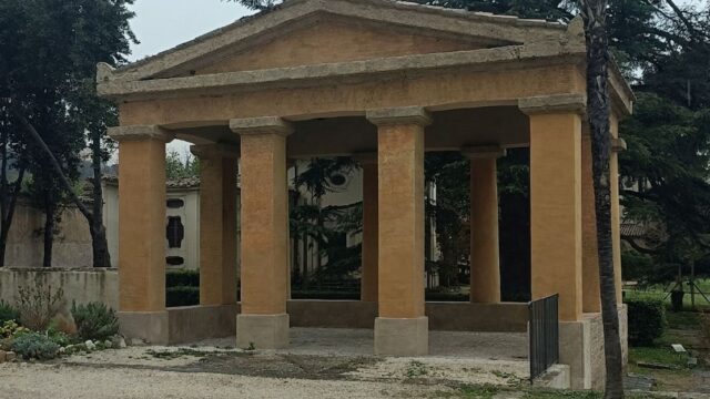 tempietto di villa redenta