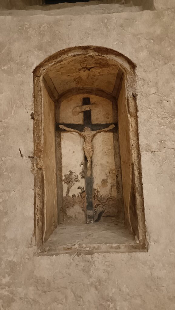 Nicchia con Cristo alla Rocca