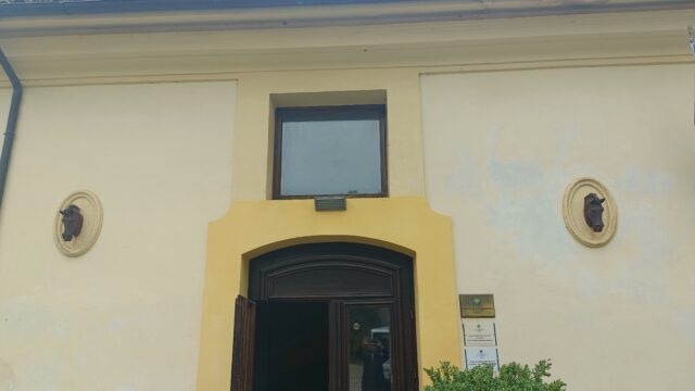 teste di cavallo a Villa Redenta